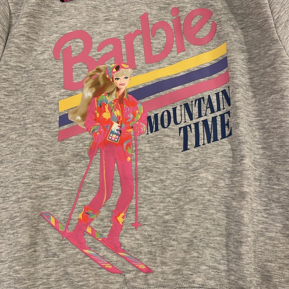 NWT Barbie Gray "Mountain Time" Graphic Ski Sweatshirt in size M - Picture 3 of 5